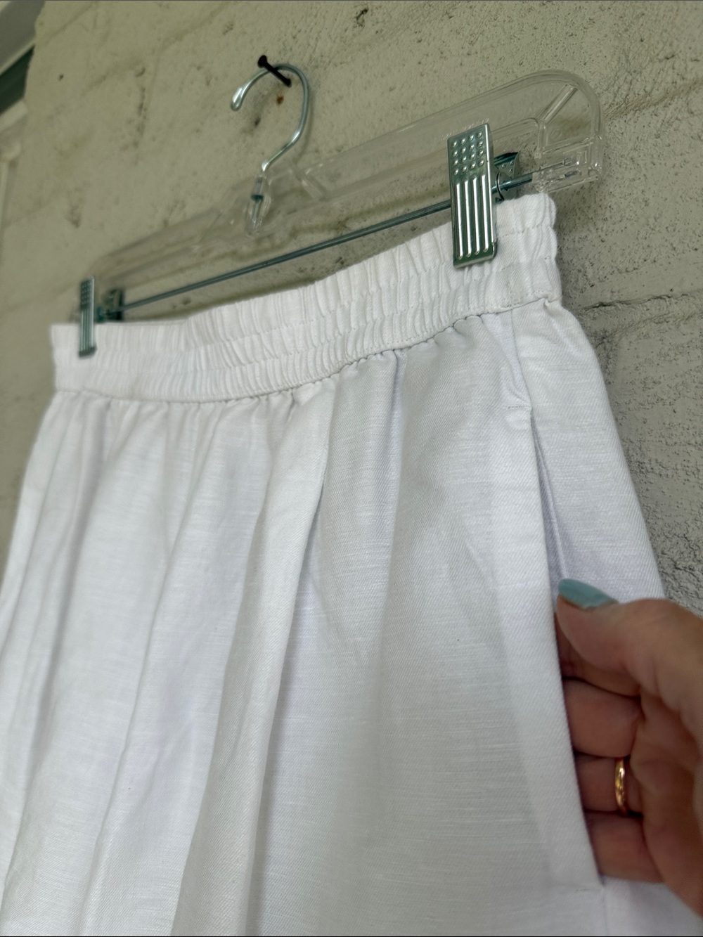 LOFT White Linen Relaxed Fit Shorts w Elastic Waist Size XS - Picture 3 of 11